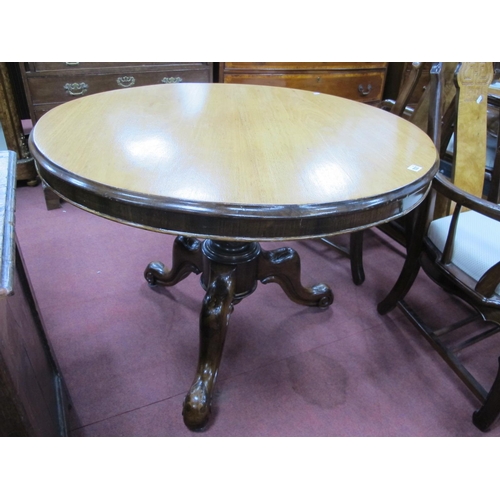 1527 - A XIX Century Mahogany Pedestal Table, with circular top and turned pedestal on cabriole legs, 74cm ... 