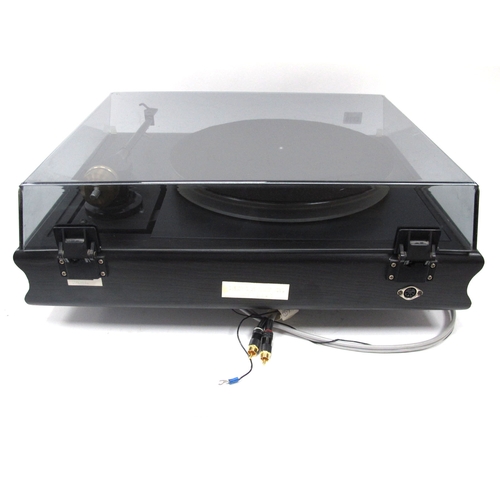 1330 - Philip Voyd Handbuilt Turntable, this exceptional piece of audio equipment was manufactured in the e... 