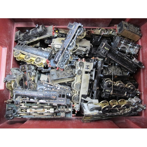 317 - Approximately Fifty 'OO' Gauge/4mm Kit Built Steam Locomotives, Tenders, etc, all incomplete and in ... 