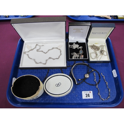 24 - A Modern Fancy Link Necklace, stamped 