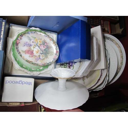 1025 - Collectors Plates, including Wedgwood, Buckingham Palace, Albert, Adams, etc:- One Box.