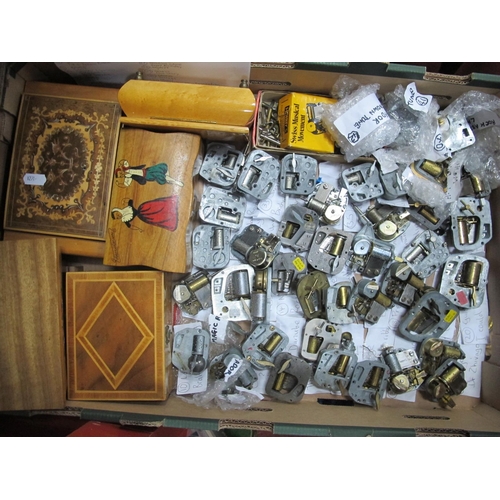 1033 - A Musical Box Movements X 42 many reuge, together with five boxes, quantity of key with vendors list... 