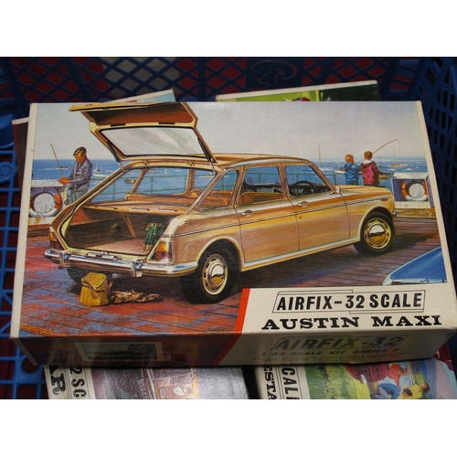 413 - Five Airfix 32 and 24 Scale Plastic Model Kits, comprising of Austin Maxi (53), 1933 Alfa Romeo (52)... 