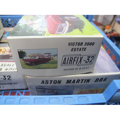 413 - Five Airfix 32 and 24 Scale Plastic Model Kits, comprising of Austin Maxi (53), 1933 Alfa Romeo (52)... 