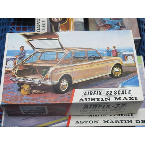 413 - Five Airfix 32 and 24 Scale Plastic Model Kits, comprising of Austin Maxi (53), 1933 Alfa Romeo (52)... 