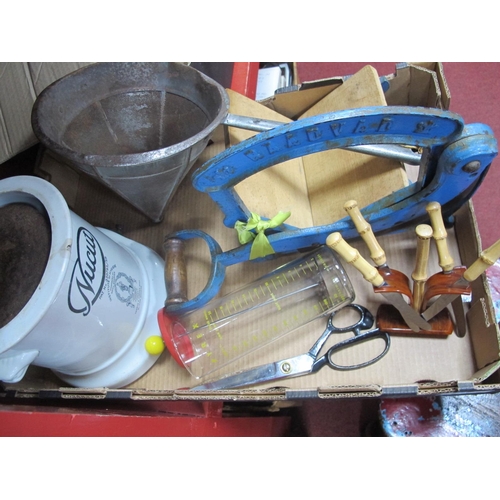 1021 - Nucut Tongue/Corned Beef Slicing Machine, (damaged), scissors, Pyrex measure, Raad Vad slicer, etc:-... 