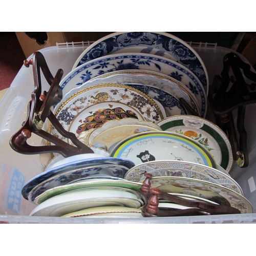 1123 - Delft Charger, Davenport, Worcester, Grafton and other pates, meat plates:- One Box.