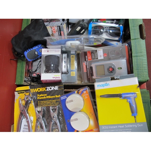 1017 - Workzone Three Piece Punch Pliers set, Toolzone suction gun, Bluetooth disco speaker:- One Box.