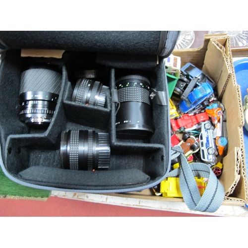 1132 - Praktica Lenses 1:28 f=135mm, 1:1-8 f=50mm, 1:2.8 f=28mm, Sigma zoom f=70-210mm. Corgi, Matchbox, et... 