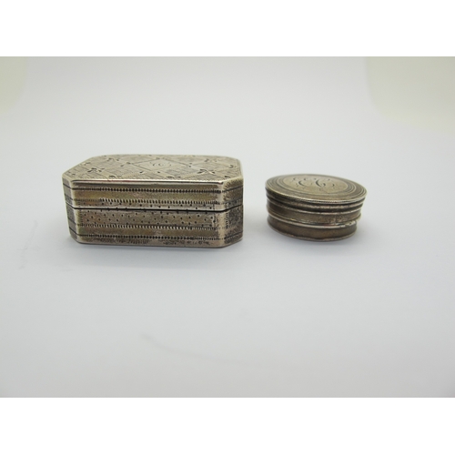 22 - A Hallmarked Silver Vinaigrette, Thomas Phipps & Edward Robinson, London 1804, of rectangular form w... 