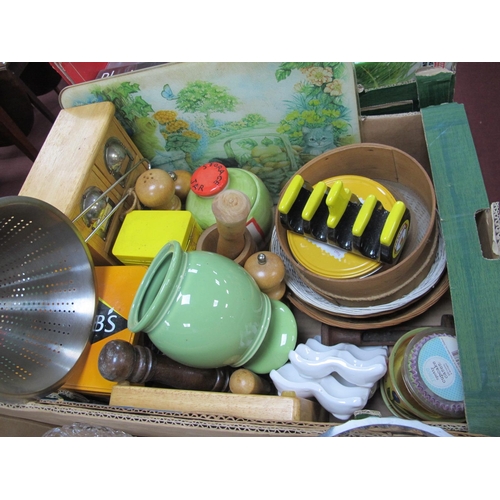 1067 - Marmite Toast Rack, sieve, spice drawers, tins, other kitchenware:- One Box.