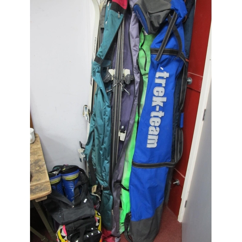 1152 - Eight Pairs of Snow Skis in Bags, Saloman Trek-Team, Atomic, Dynstar. unbagged, three pairs of bagge... 