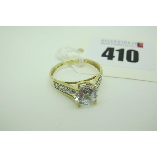 410 - A Modern QVC 14ct Gold DQCZ Dress Ring, (finger size Q) (2.8grams).