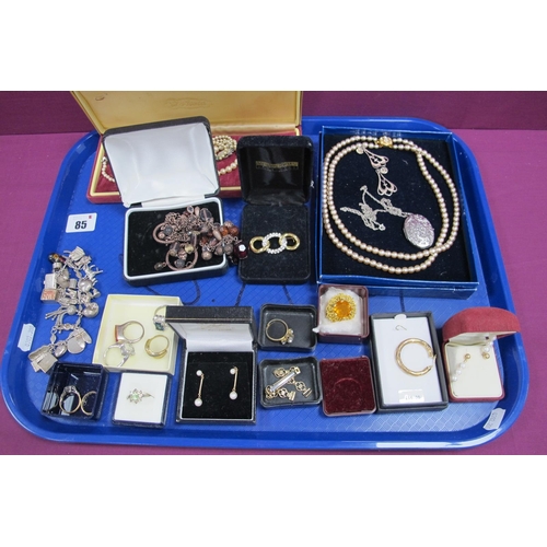 85 - Assorted Costume Jewellery, including charm bracelet, brooches, imitation pearls, dress rings, oval ... 