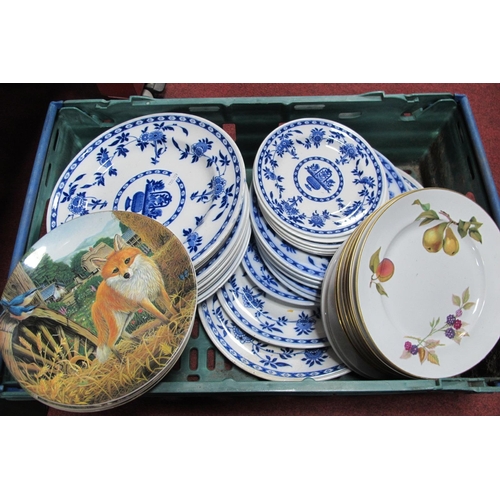 1041 - Minton 'Delft', Bradex, Worcester 'Evesham' plates:- One Box