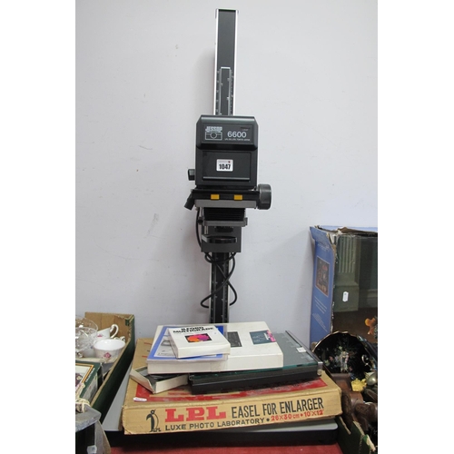 1047 - Jessop 6600 Enlarger, LPL easel for enlarger (sold for parts only).