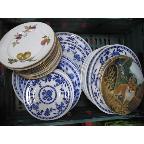 1031 - Minton 'Delft', Bradex, Worcester 'Evesham' plates:- One Box