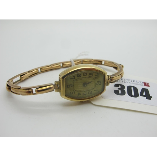 304 - A Vintage 18ct Gold Cased Ladies Wristwatch, to expanding bracelet stamped 