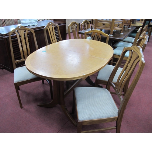 1510 - Nathan Table - chairs oval shaped extending table, together with four chairs.