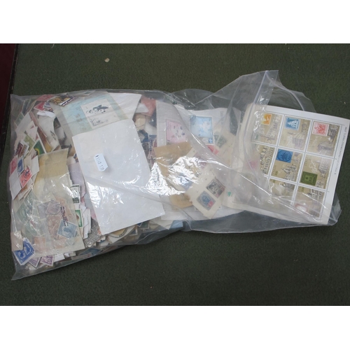 569 - Bag of Loose World Stamps, early to modern.