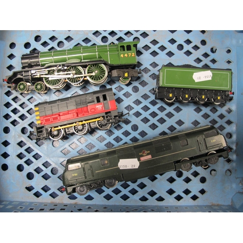 419 - A Triang 'OO' Gauge/4mm Unboxed 4-6-2 'Flying Scotsman' L.N.E.R R/No 4472 (Fair), plus a Hornby (Chi... 