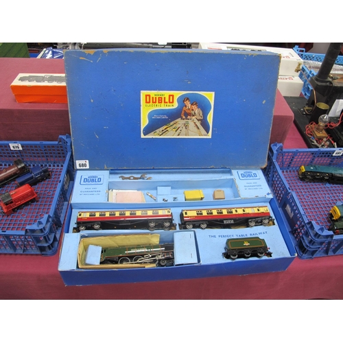 680 - A Hornby Dublo EDP12 Passenger Train Set, comprising of Duchess Class 3 Rail 4-6-2 locomotive, R/No ... 