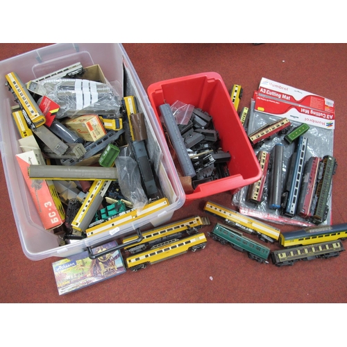 19 - Contents of a 'OO'/'HO' Gauge Model Railway Enthusiast Workshop, items include rolling stock body sh... 