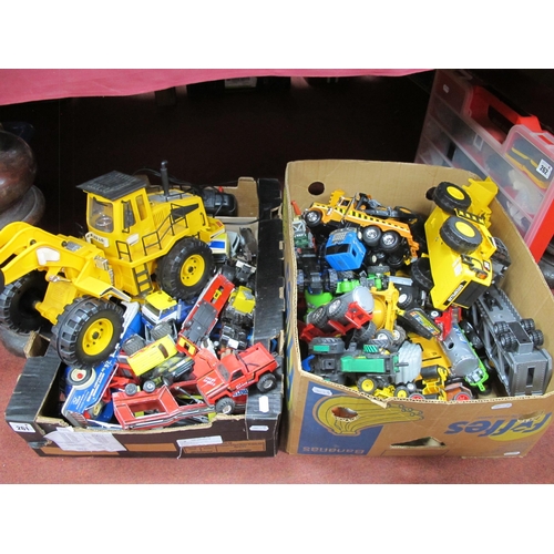 261 - A Quantity of Diecast and Plastic Model Commercial Vehicles, Trucks, Farm and Plant Machinery, by Ne... 