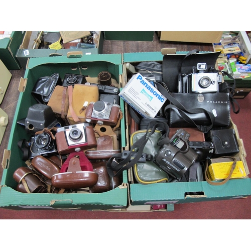 1065 - Cameras - Many in leather cases to include Ilford, Retina, Paxette; a Super Colour Swinger Polaroid ... 