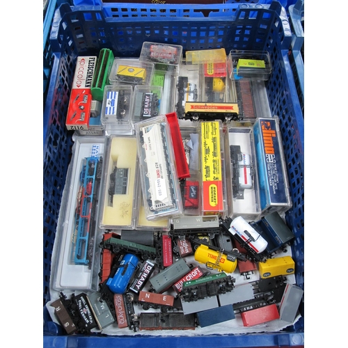 548 - Approximately Fifty Items of 'N' Gauge Rolling Stock, cased and loose, examples by Kato, Lima, Fleis... 