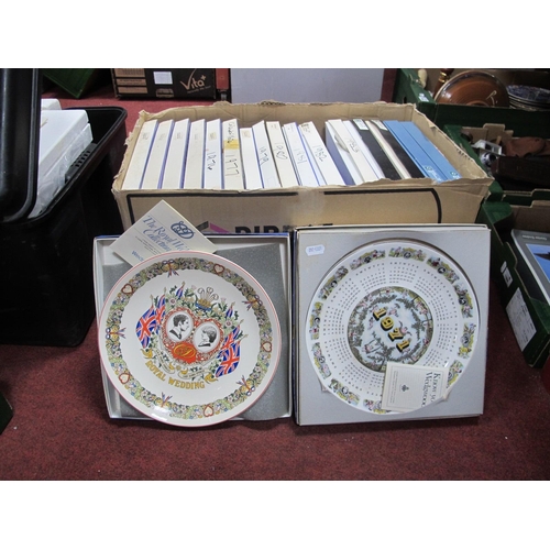 1089 - Wedgwood Calendar Plates 1971 to 1989 (excluding 1985) (18):- One Box and Royal Wedding plate.