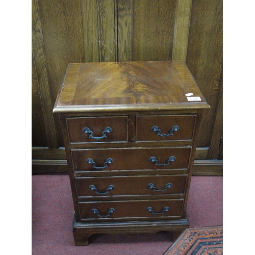 1552 - Small Mahogany Chest of Drawers, with five drawers, on bracket feet, 45cm wide.