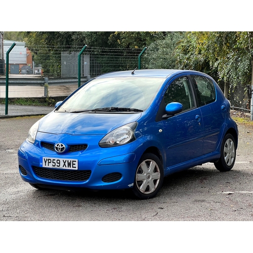 1000 - 2009 [YP59 XWE] Toyota Aygo 1.0 VVT-i (petrol) 5-door hatchback in blue with 26,970 miles. MOT expir... 