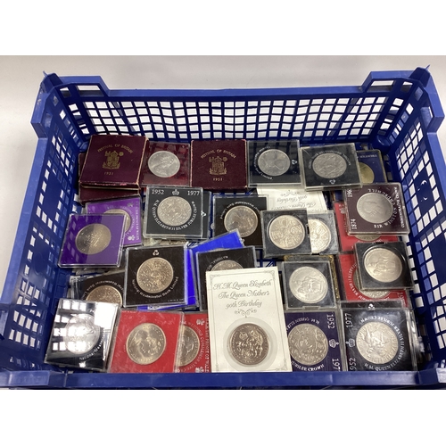 14 - Large Collection of GB Commemorative Coins, Charles and Diana, 1977 Jubilee, Churchill Crowns etc, a... 