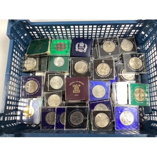 21 - Large Collection Of GB Commemorative Coins, Churchill, Charles and Diana, 1977 Jubilee Crowns etc, a... 