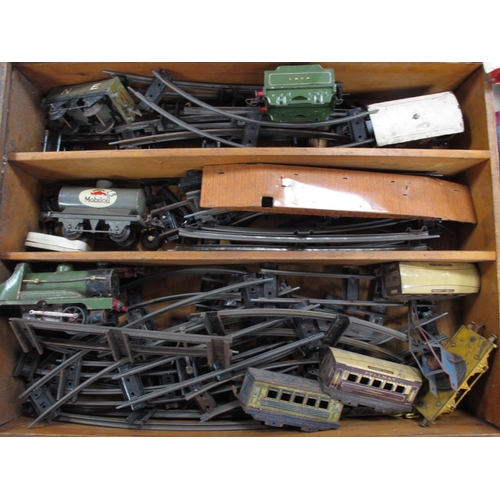 551 - A Quantity of Pre-War 'O' Gauge Tinplate Model Railway, by Hornby and others, including locomotives ... 