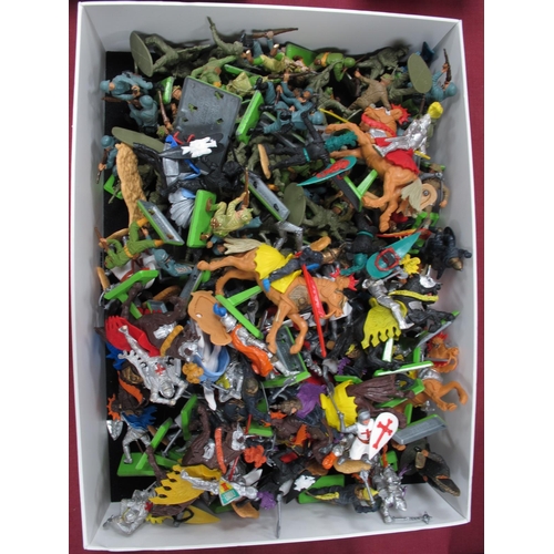 573 - A collection of plastic, white metal model figures, toy soldiers, knights to include Britains Deetai... 