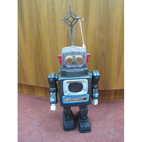 670 - An Original 1960s Japanese TV Robot, by Alps tin/plastic, original antenna, plastic feet, hands, bat... 