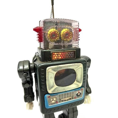 670 - An Original 1960s Japanese TV Robot, by Alps tin/plastic, original antenna, plastic feet, hands, bat... 