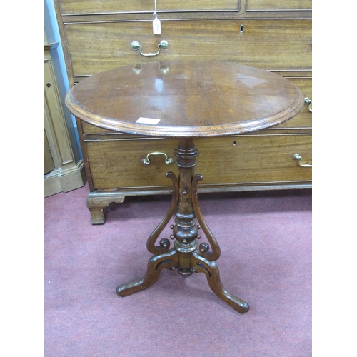 1584 - A XIX Century Oak Pedestal Table, with a circular top, on turned pedestal applied 'S' shaped bracket... 