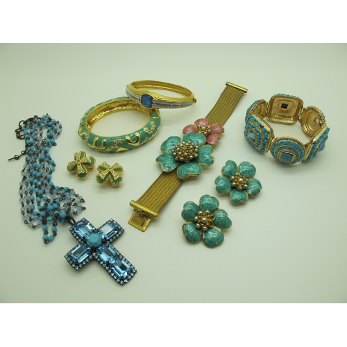 184 - A Collection of Modern Costume Jewellery, to include Bulter & Wilson belt, necklace and earring set,... 