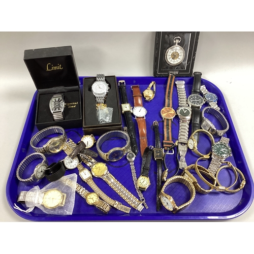 29 - An Assortment of Gent's Wristwatches, to include Rotary, Fossil, Casio digital quartz, Pulsar Kineti... 