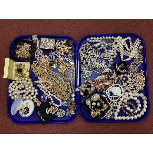 50 - A Collection of Modern Costume Jewellery, to include gilt coloured, imitation pearl, brooches, flora... 