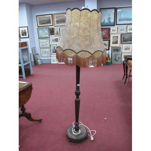 1614 - XX Century Standard Lamp, with a reeded column on a circular base, bun feet.