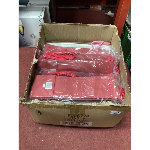 1151A - A large quantity of red bottle gift bags.