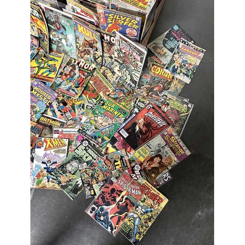 408 - Approximately One Thousand Two Hundred Mainly American Comic Books by Marvel, DC, Topps, First and o... 