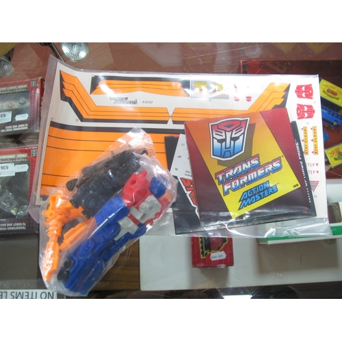 557 - A Hasbro circa 1990 #5737 Transformers Action Masters Optimus Prime Armoured Convoy Autobot, includi... 