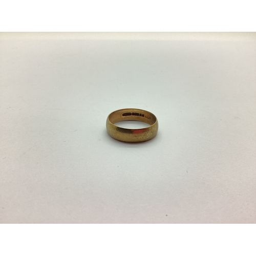 218 - A 9ct Gold Plain Wedding Band, (finger size Q) (3grams).