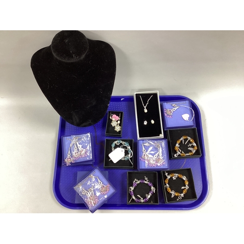 59 - Modern Costume Jewellery, including expanding bracelets, matching necklace and earring sets, boxed e... 