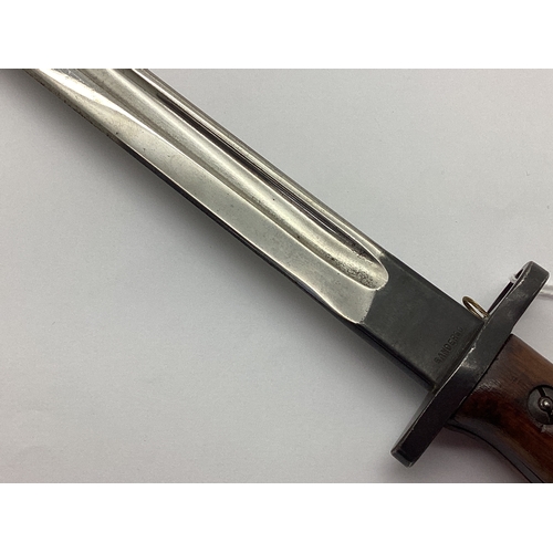 783 - British Army 1907 Pattern Bayonet, 'Sanderson' marked on ricasso. The item has been restored to as n... 